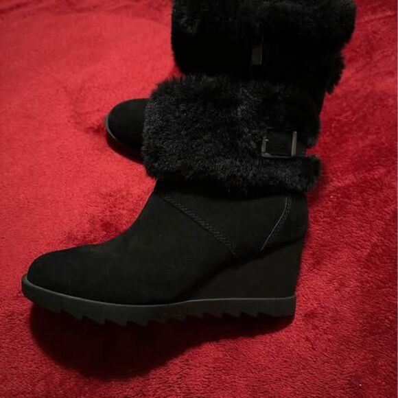 Koolaburra by UGG Women's Elladine Fashion Boots - Picture 1 of 10